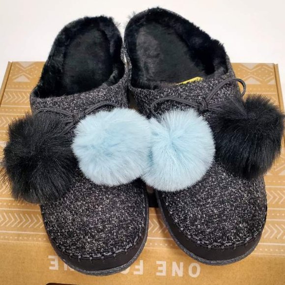 TOMS Women's Slipper, Black Multi Color Felt/Pom Pom, NEW - Picture 2 of 5